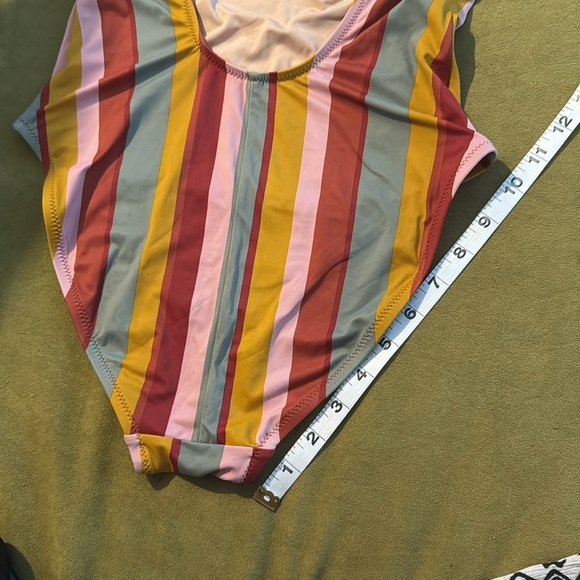 Madewell Second Wave Tank One-Piece Swimsuit in Rainbow Stripe Size Medium - Picture 8 of 8
